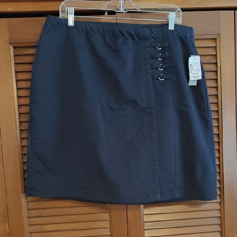 NWT CJ Banks Navy Skort with Ring Accents